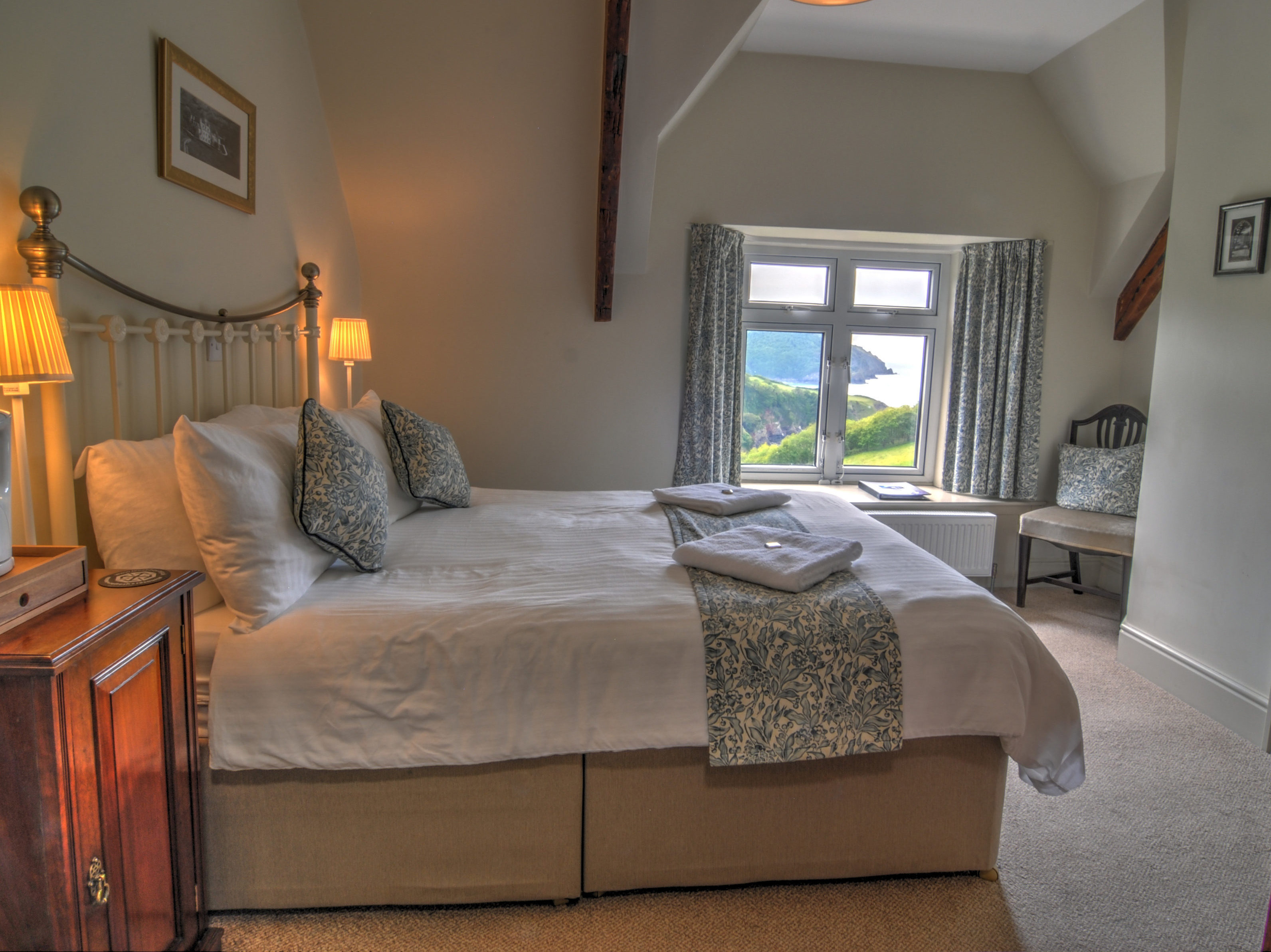 Bedrooms – Lee Abbey Devon